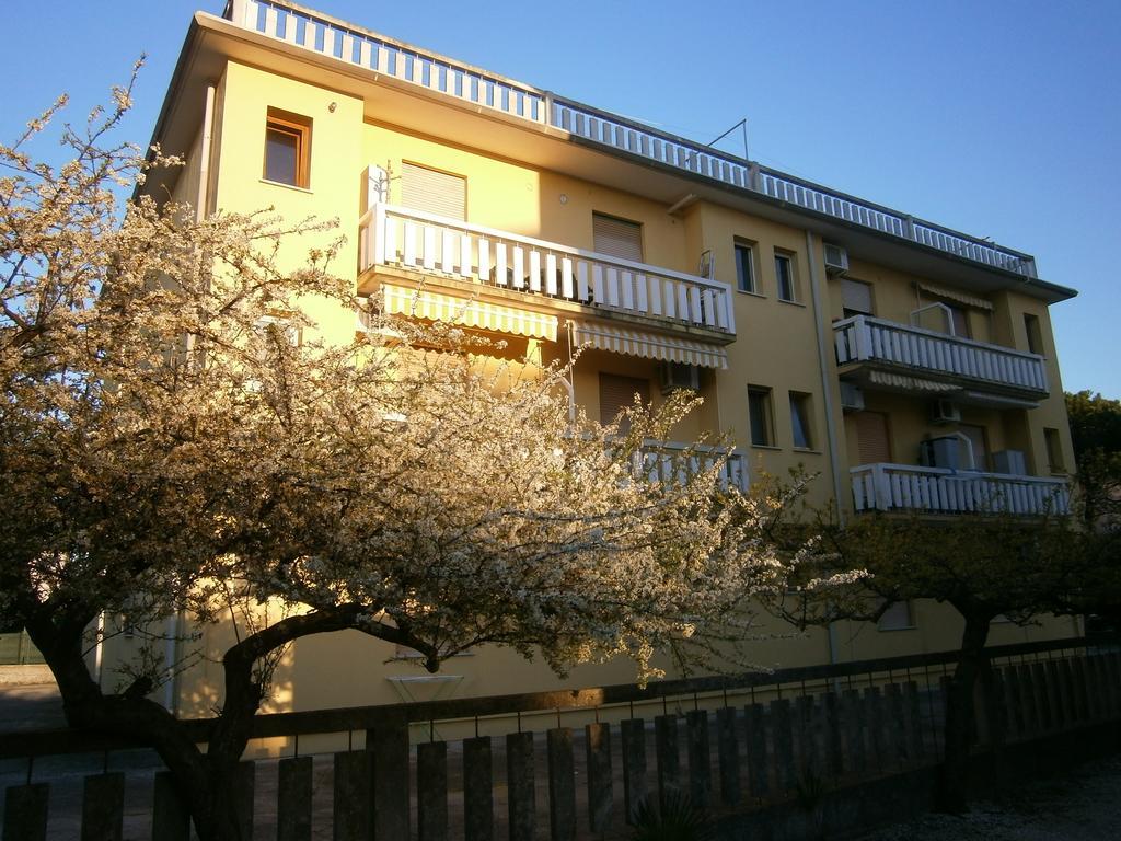 Caorle Economy Apartments Номер фото